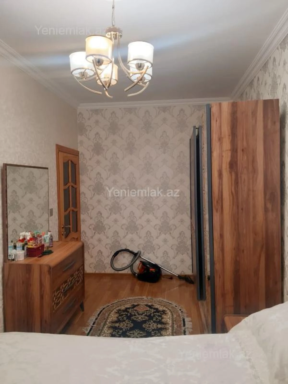 Satılır 2 otaqlı köhnə tikili 65 m²
