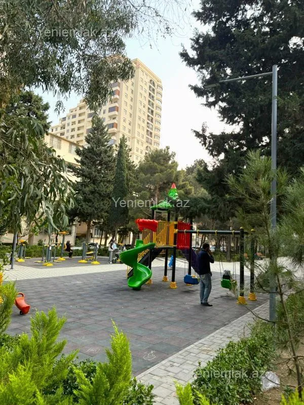 Satılır 2 otaqlı köhnə tikili 55 m²