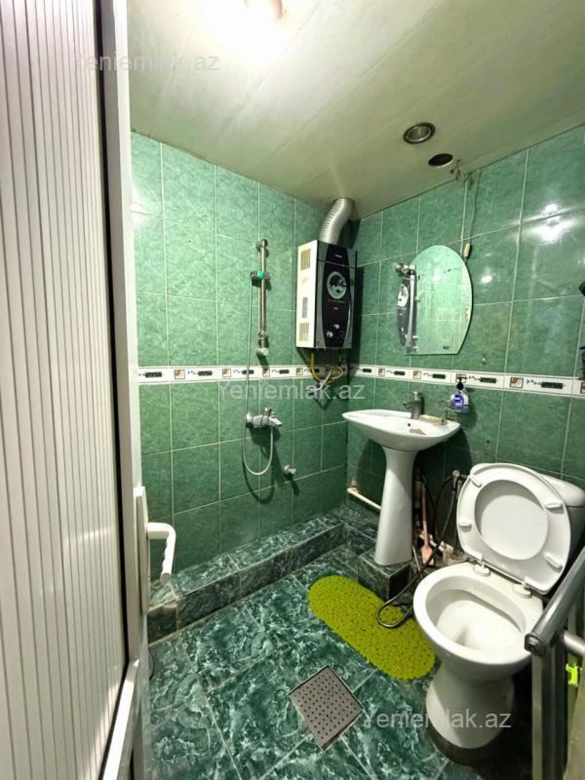 Satılır 2 otaqlı köhnə tikili 55 m²