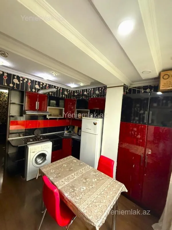 Satılır 2 otaqlı köhnə tikili 55 m²