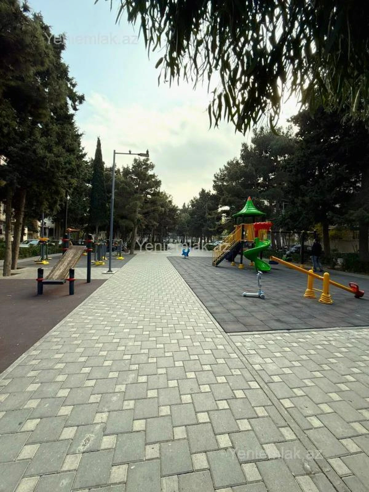 Satılır 2 otaqlı köhnə tikili 55 m²