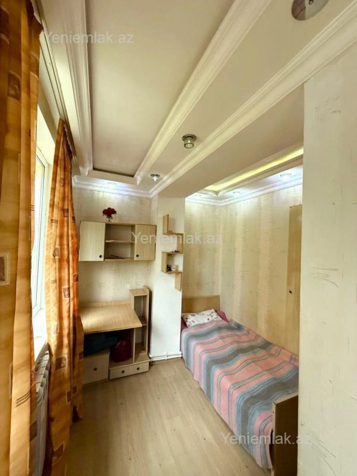 Satılır 2 otaqlı köhnə tikili 55 m²