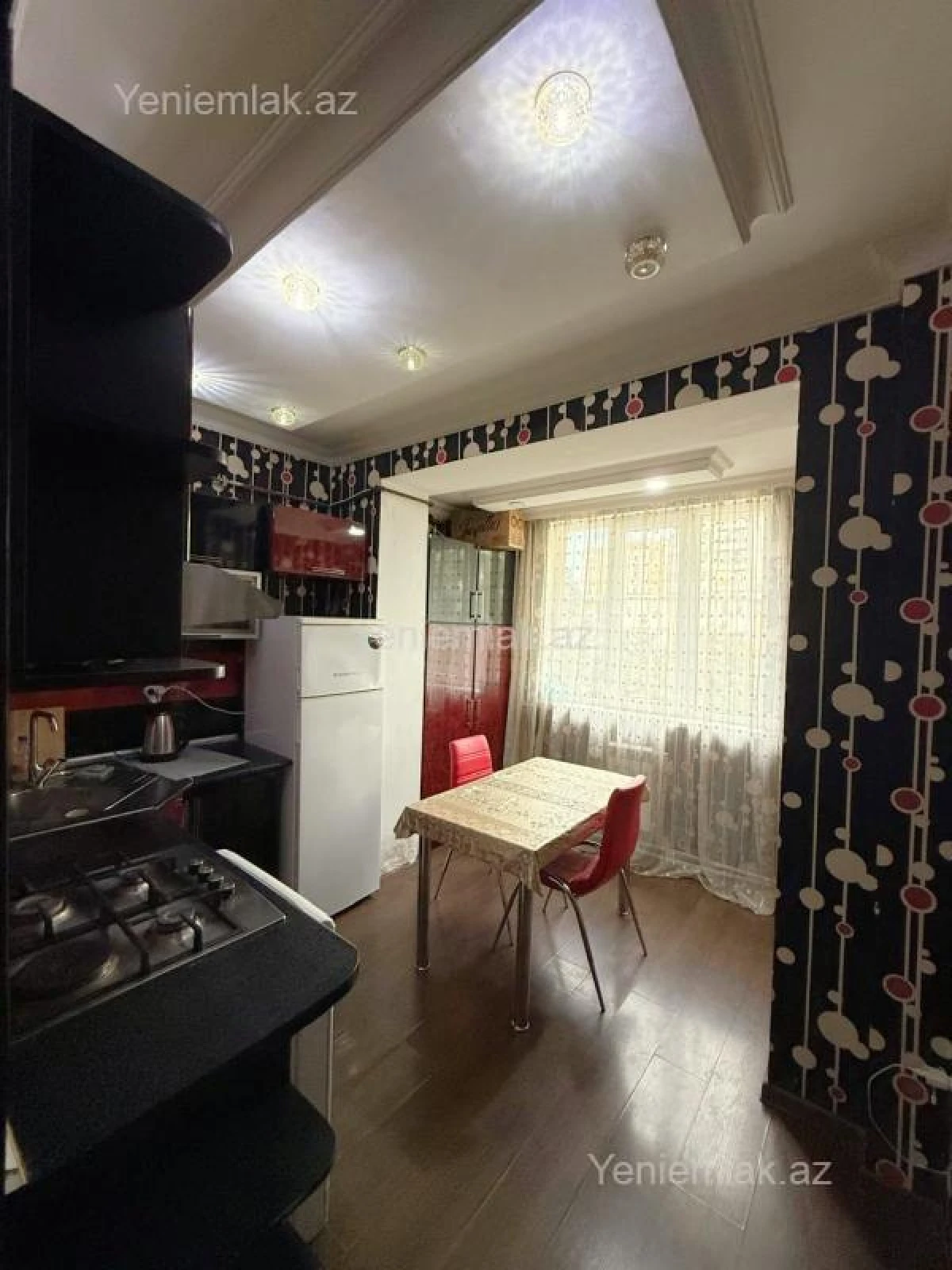 Satılır 2 otaqlı köhnə tikili 55 m²