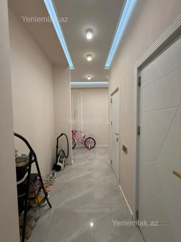 Satılır 3 otaqlı yeni tikili 122 m²
