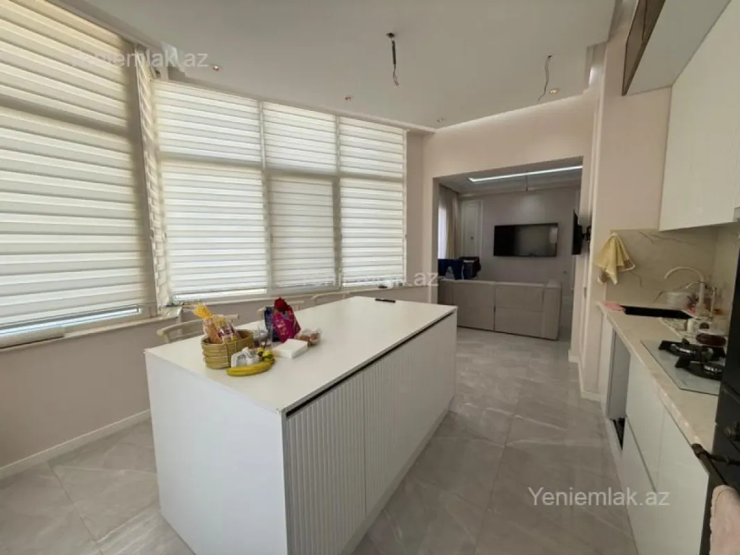 Satılır 3 otaqlı yeni tikili 122 m²