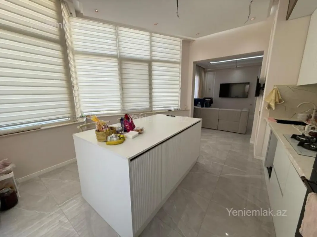 Satılır 3 otaqlı yeni tikili 122 m²