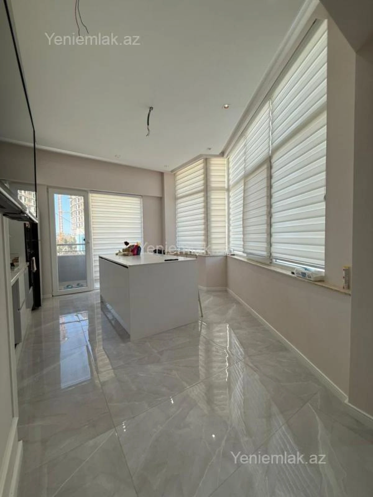 Satılır 3 otaqlı yeni tikili 122 m²