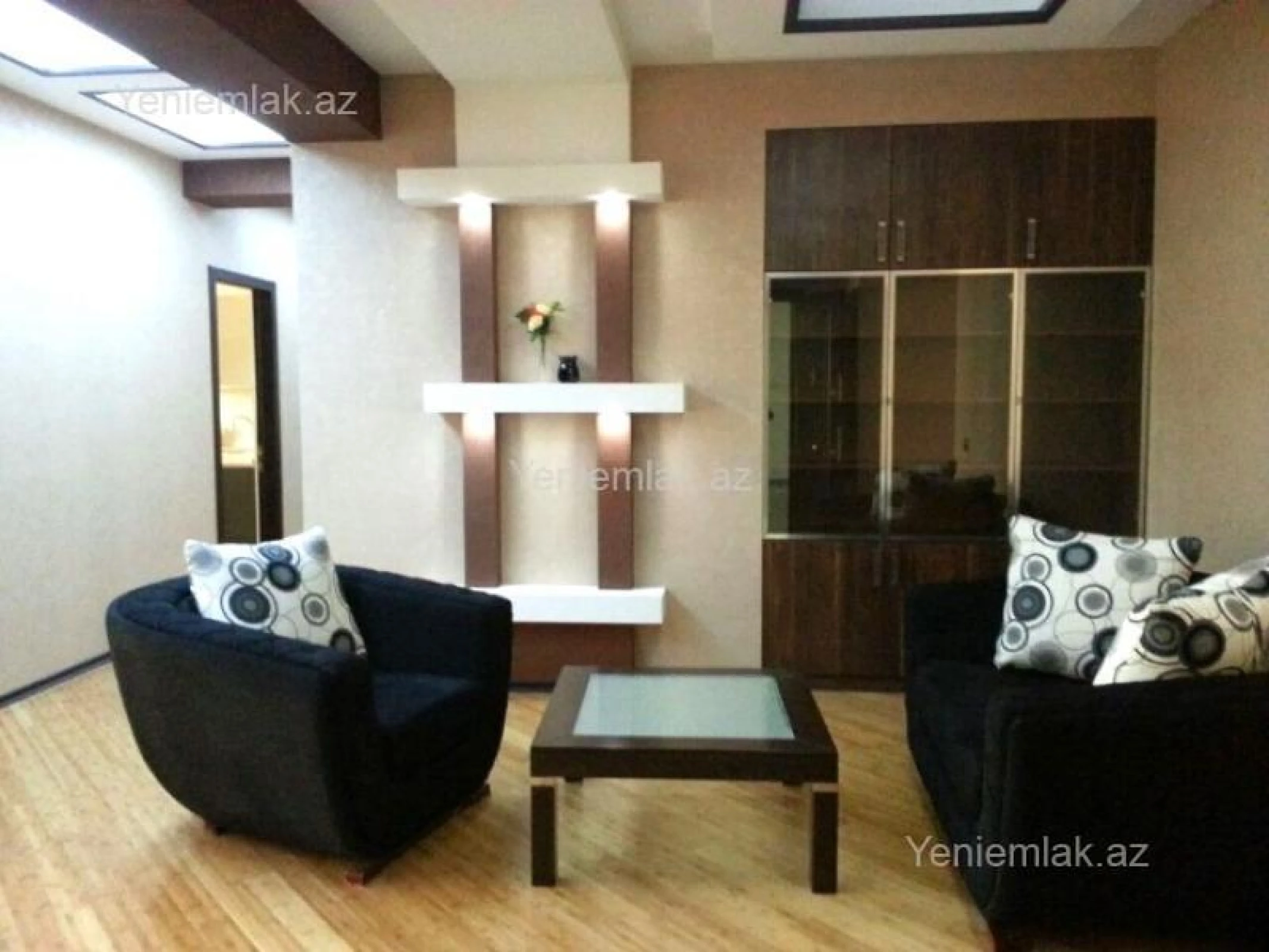 Satılır 3 otaqlı yeni tikili 180 m²