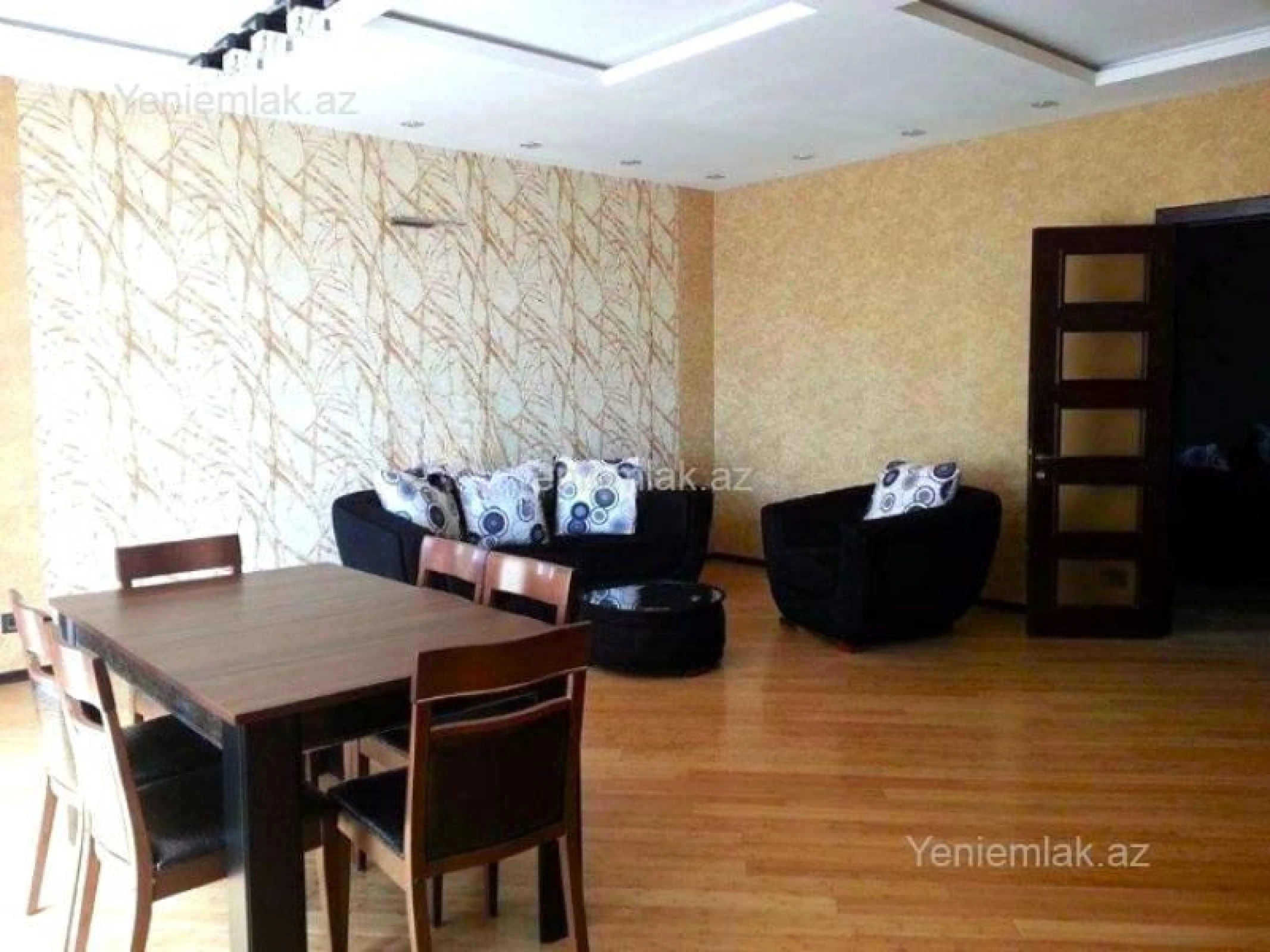 Satılır 3 otaqlı yeni tikili 180 m²