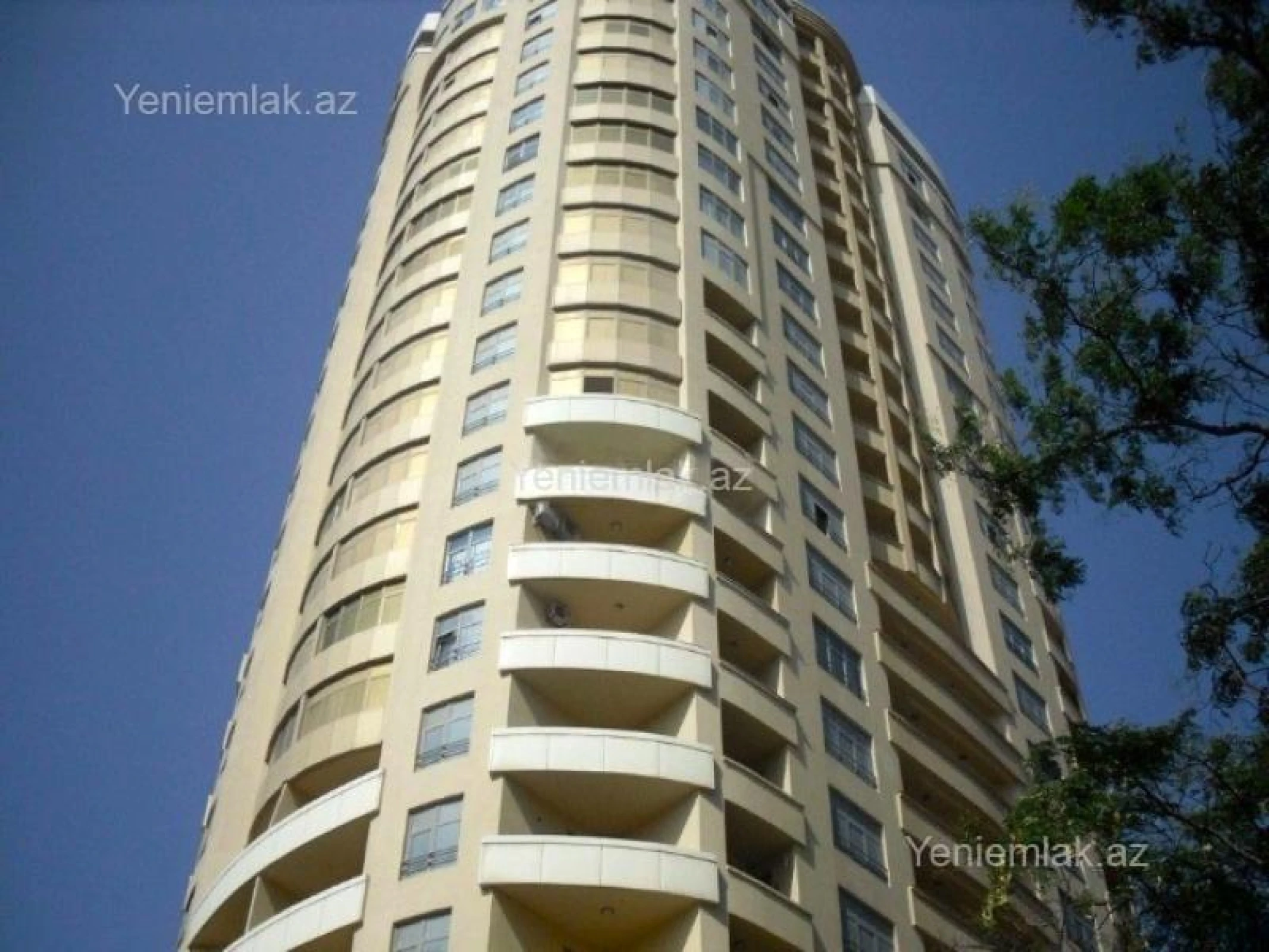 Satılır 3 otaqlı yeni tikili 180 m²