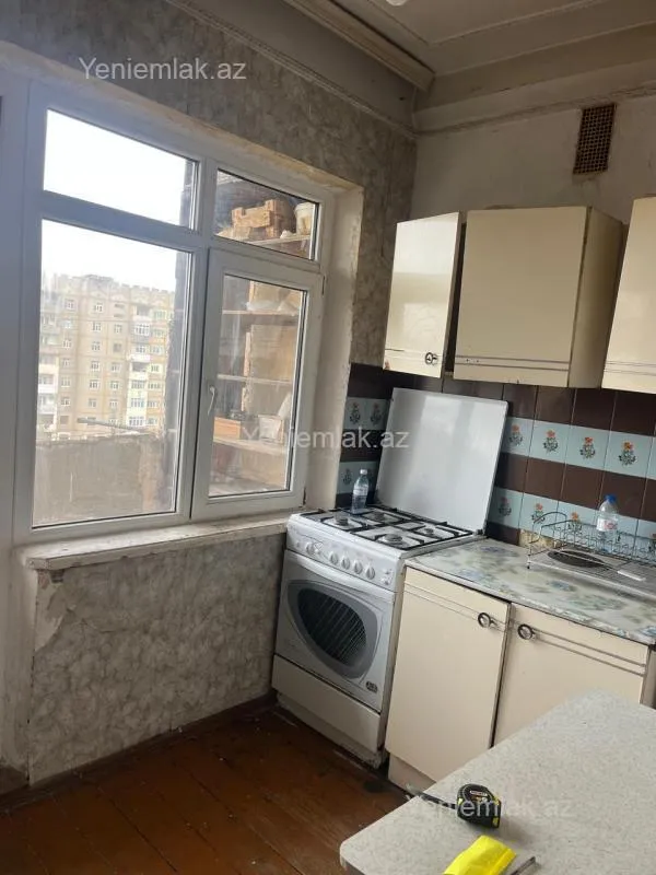 Satılır 2 otaqlı köhnə tikili 55 m²