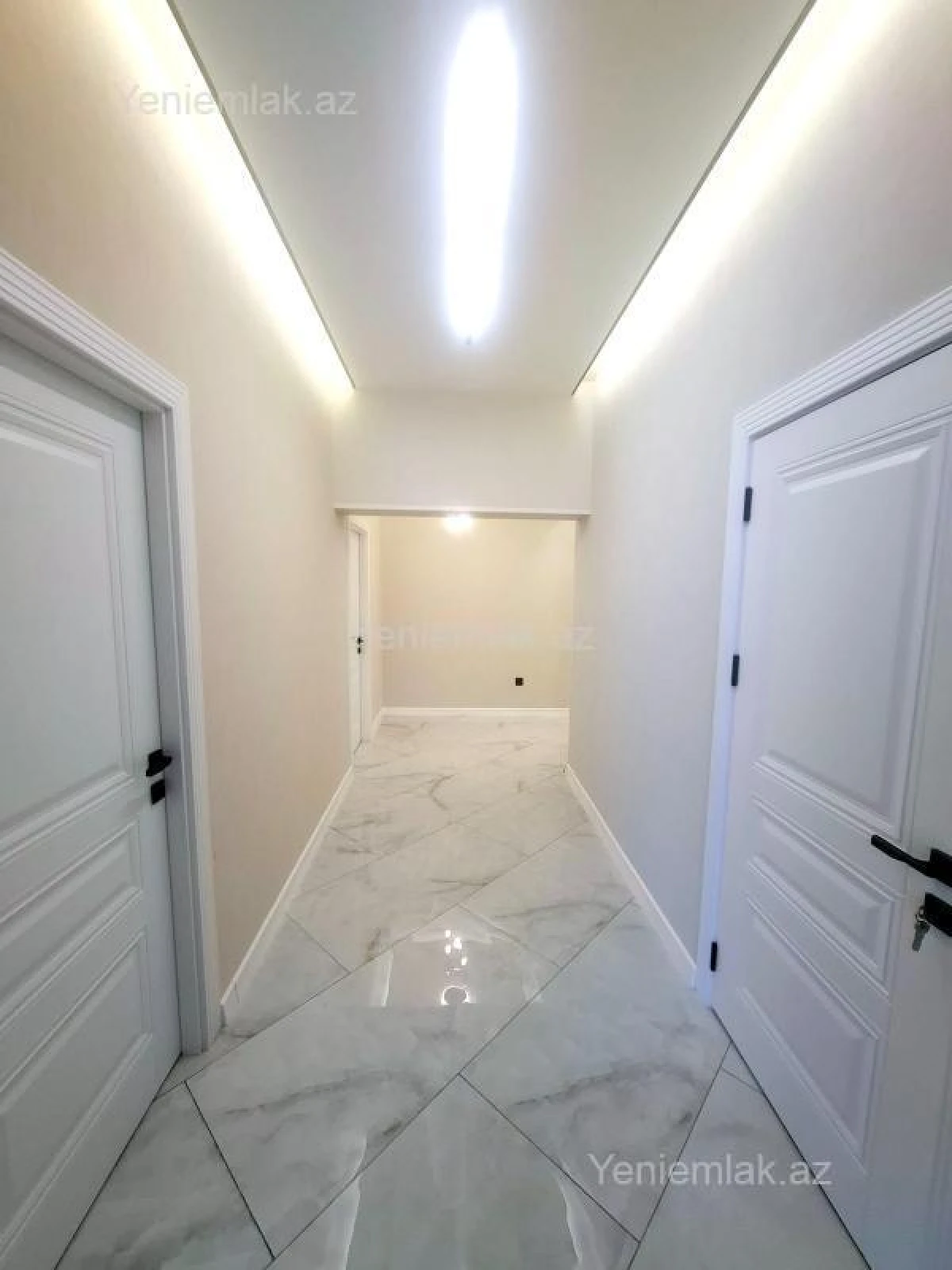 Satılır 3 otaqlı yeni tikili 130 m²