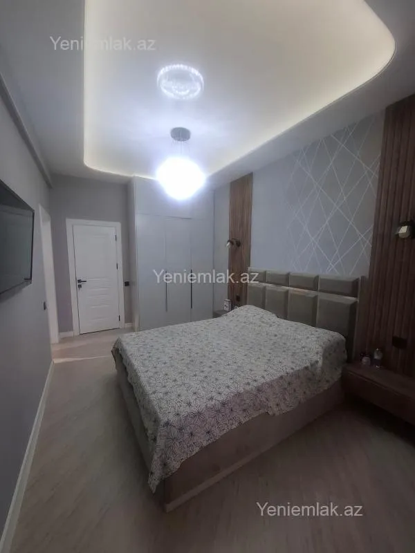 Satılır 3 otaqlı yeni tikili 130 m²