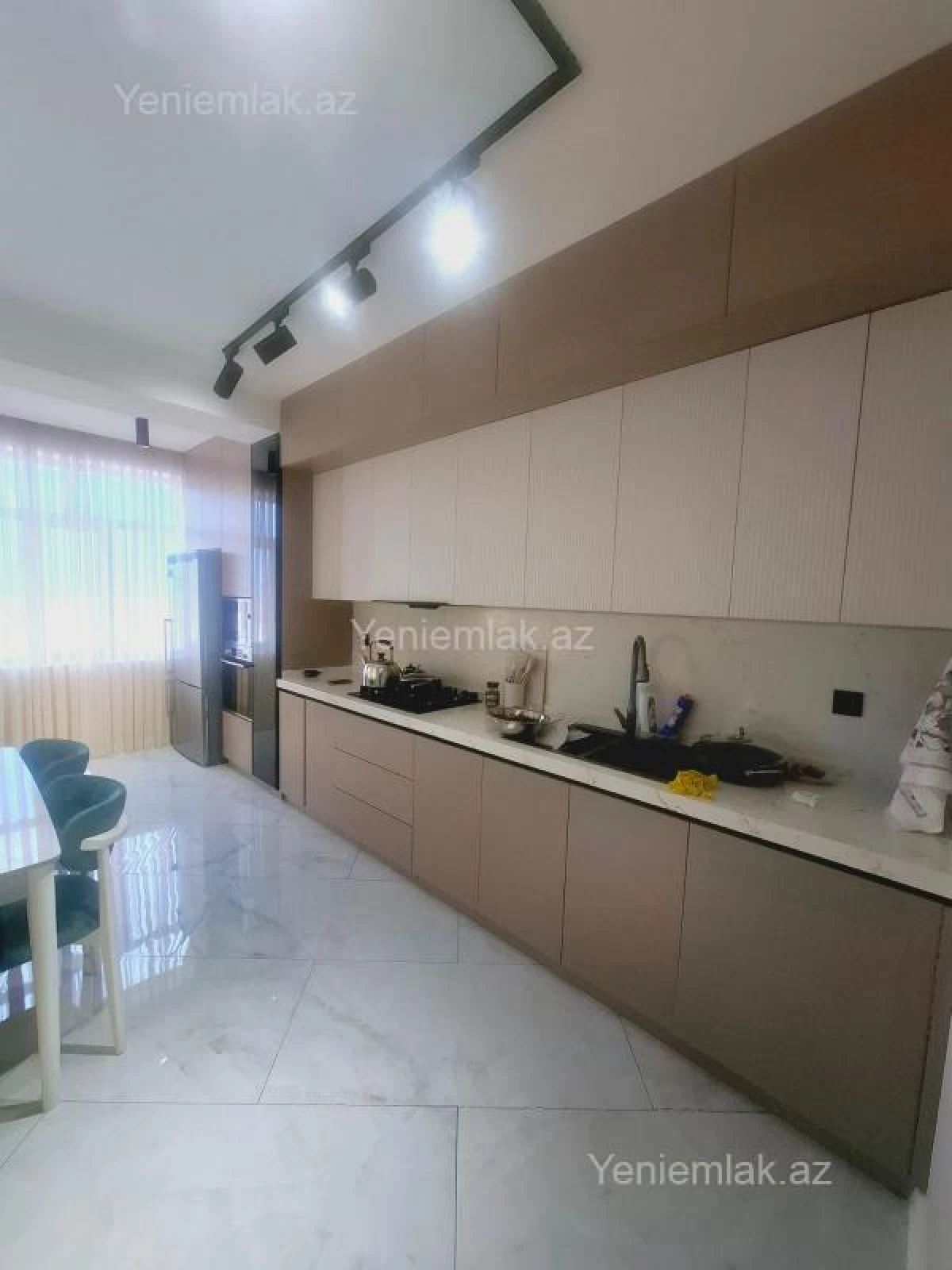 Satılır 3 otaqlı yeni tikili 130 m²