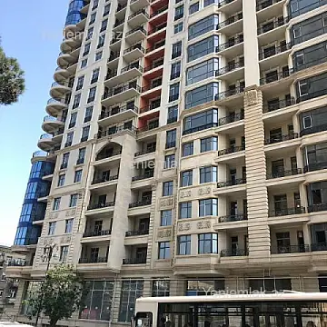 Satılır 3 otaqlı yeni tikili 172 m²