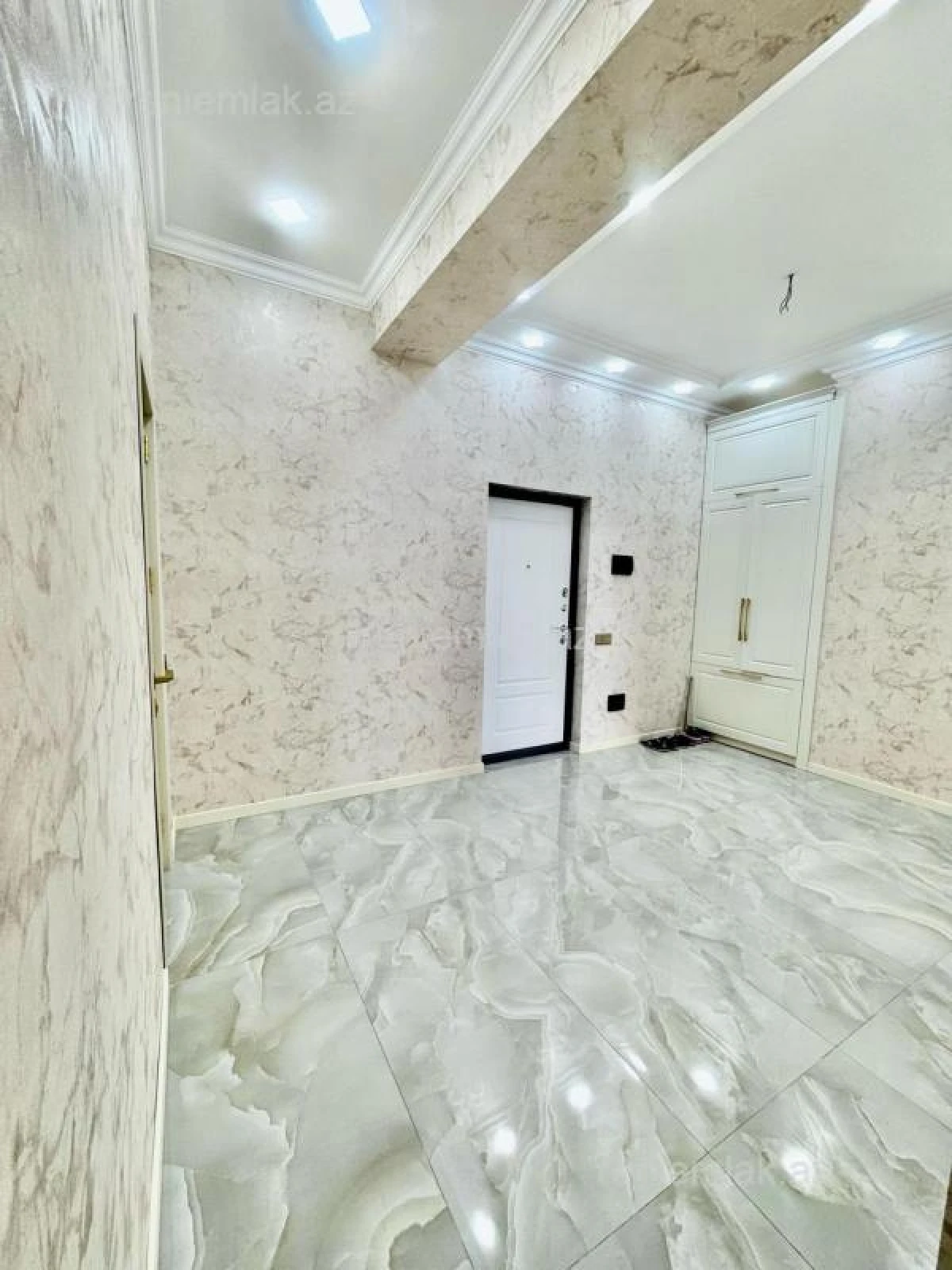 Satılır 2 otaqlı yeni tikili 69 m²