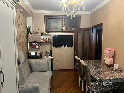 Satılır 2 otaqlı köhnə tikili 55 m²