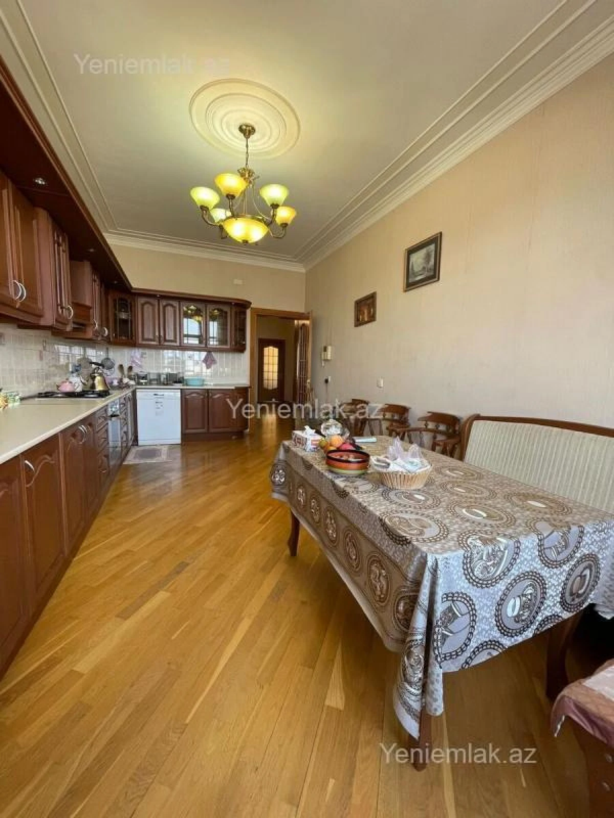 Satılır 3 otaqlı yeni tikili 145 m²