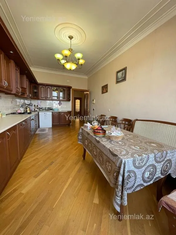 Satılır 3 otaqlı yeni tikili 145 m²