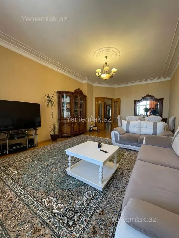 Satılır 3 otaqlı yeni tikili 145 m²