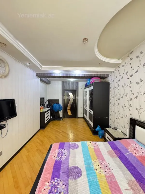 Satılır 3 otaqlı yeni tikili 120 m²