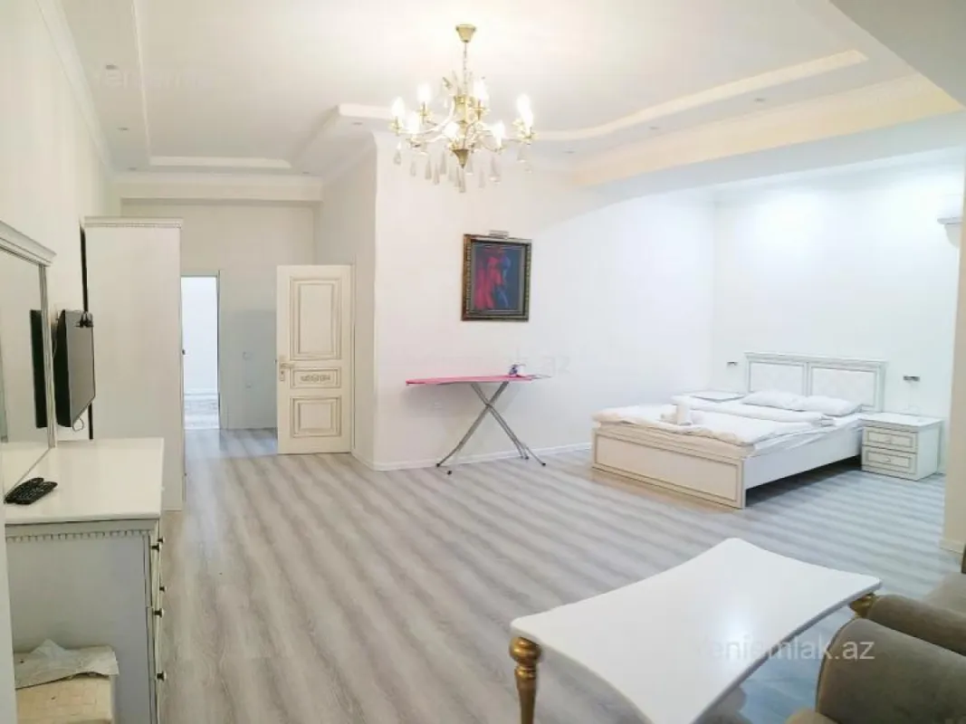 Satılır 4 otaqlı yeni tikili 161 m²