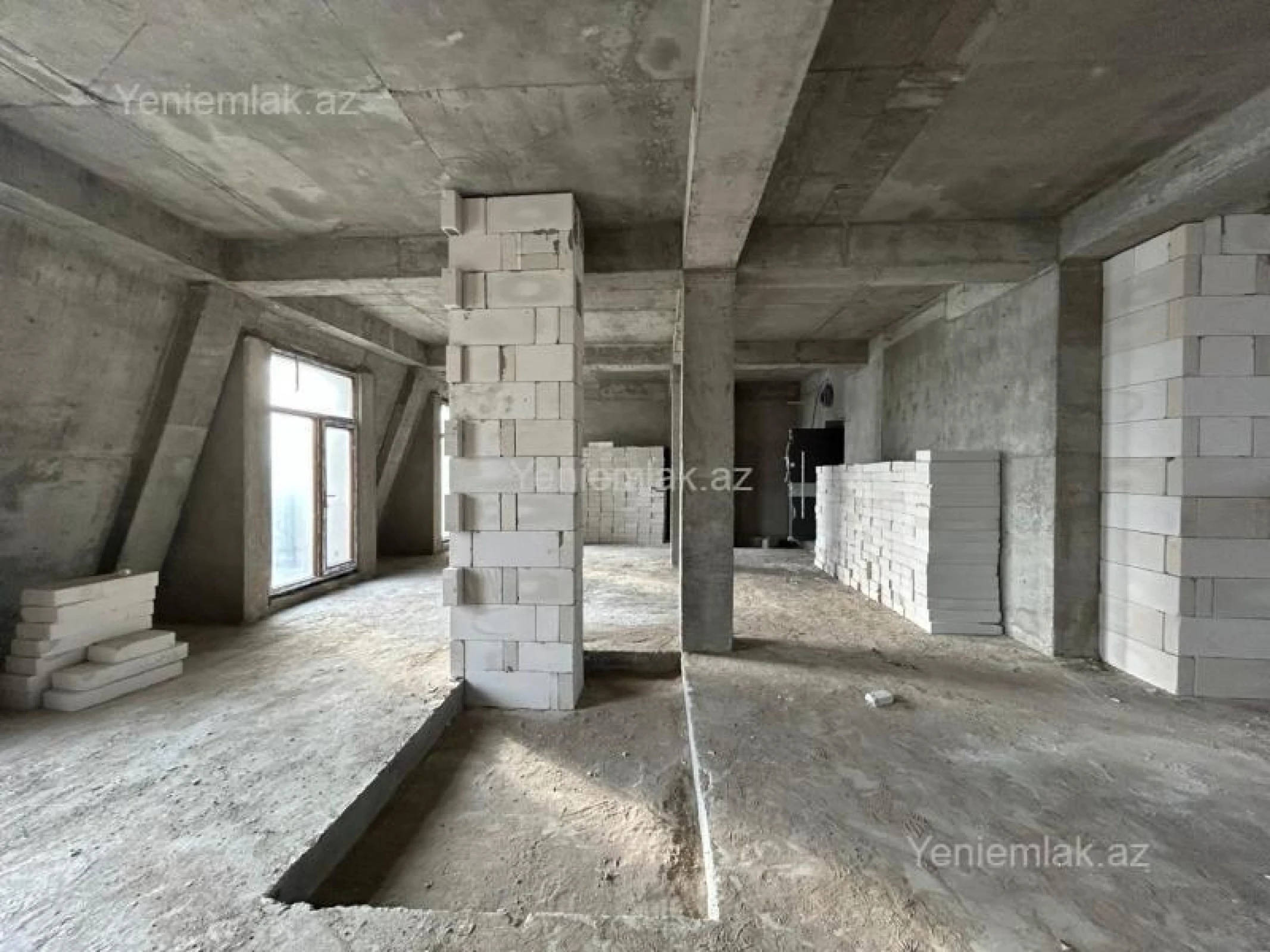 Satılır 4 otaqlı yeni tikili 180 m²