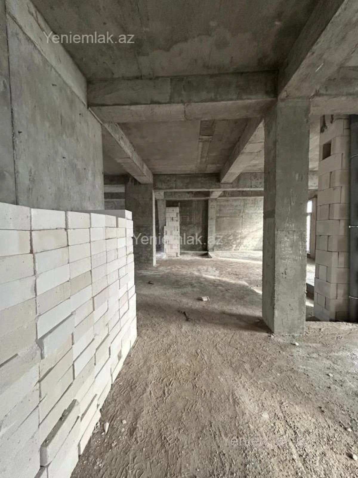 Satılır 4 otaqlı yeni tikili 180 m²