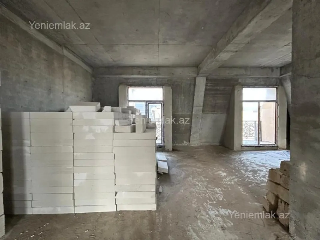 Satılır 4 otaqlı yeni tikili 180 m²