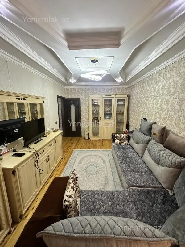Satılır 1 otaqlı köhnə tikili 40 m²