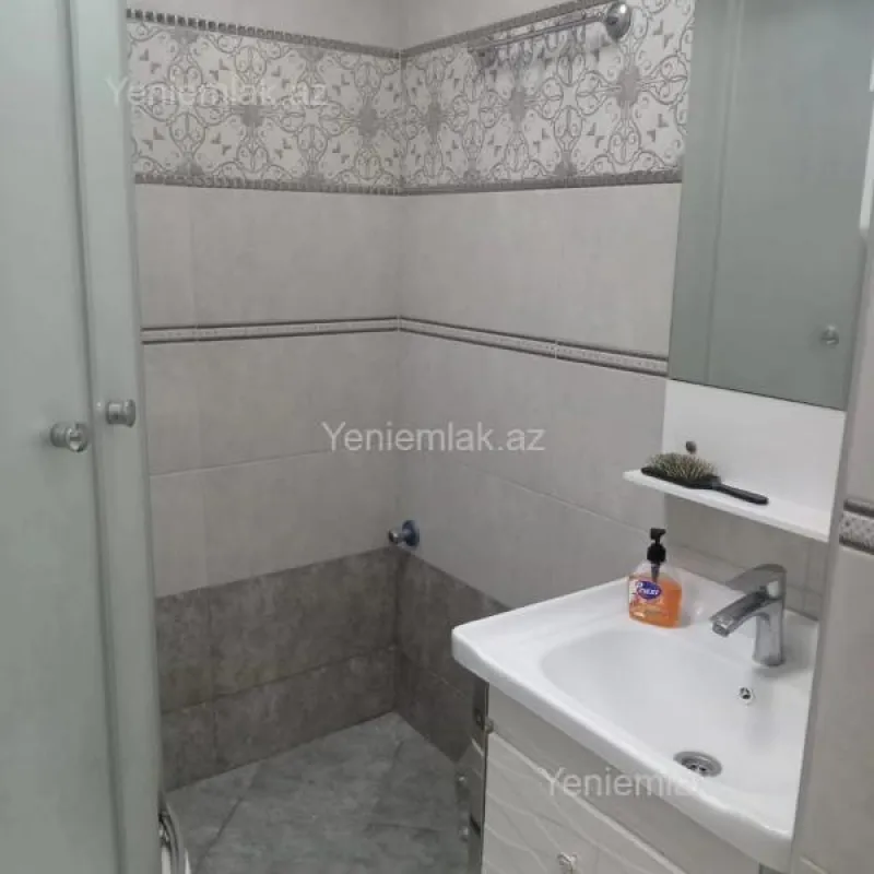 Satılır 3 otaqlı köhnə tikili 75 m²