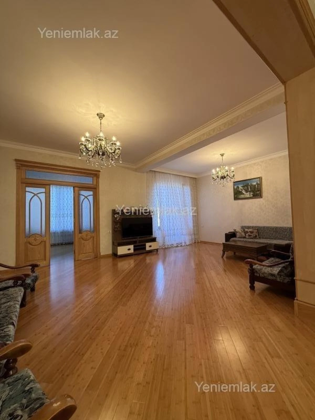 Satılır 8 otaqlı həyət evi 405 m²