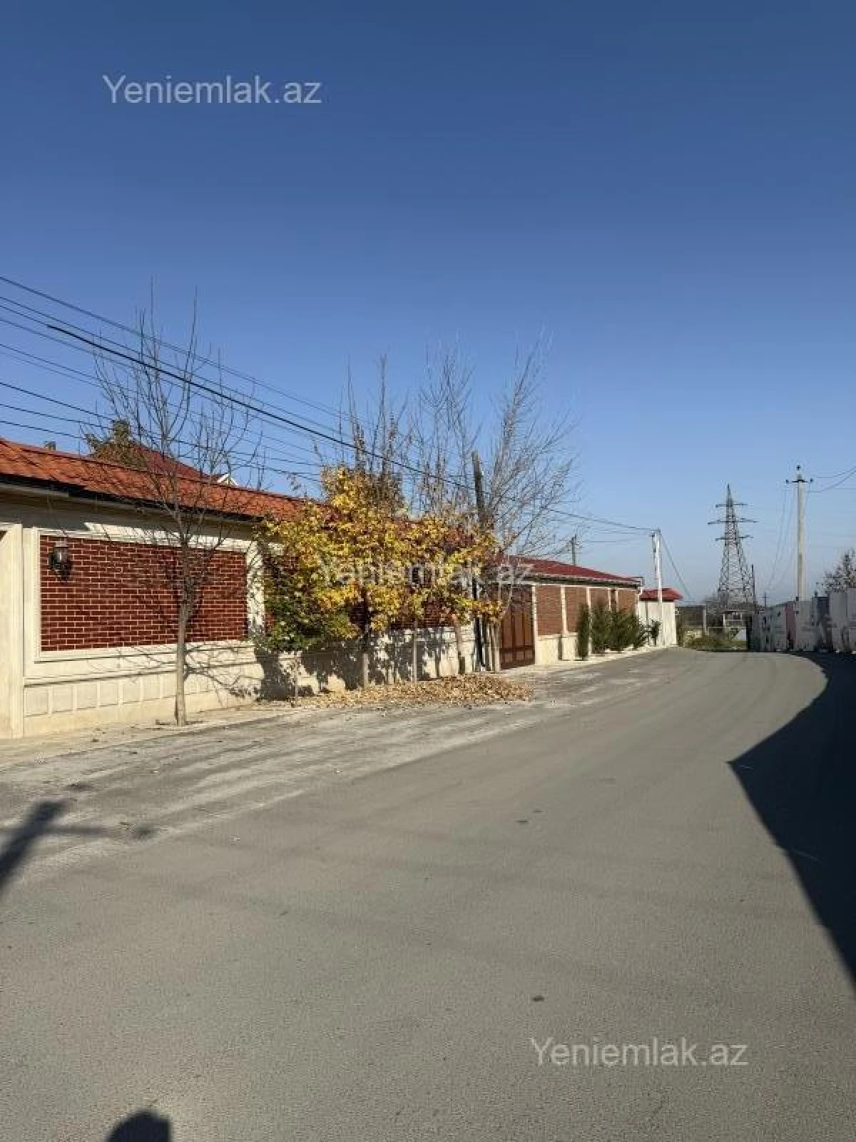 Satılır 8 otaqlı həyət evi 405 m²