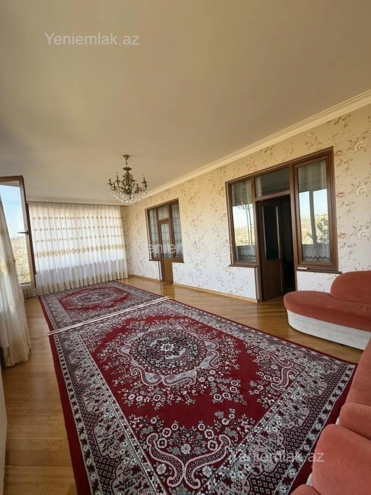 Satılır 8 otaqlı həyət evi 405 m²