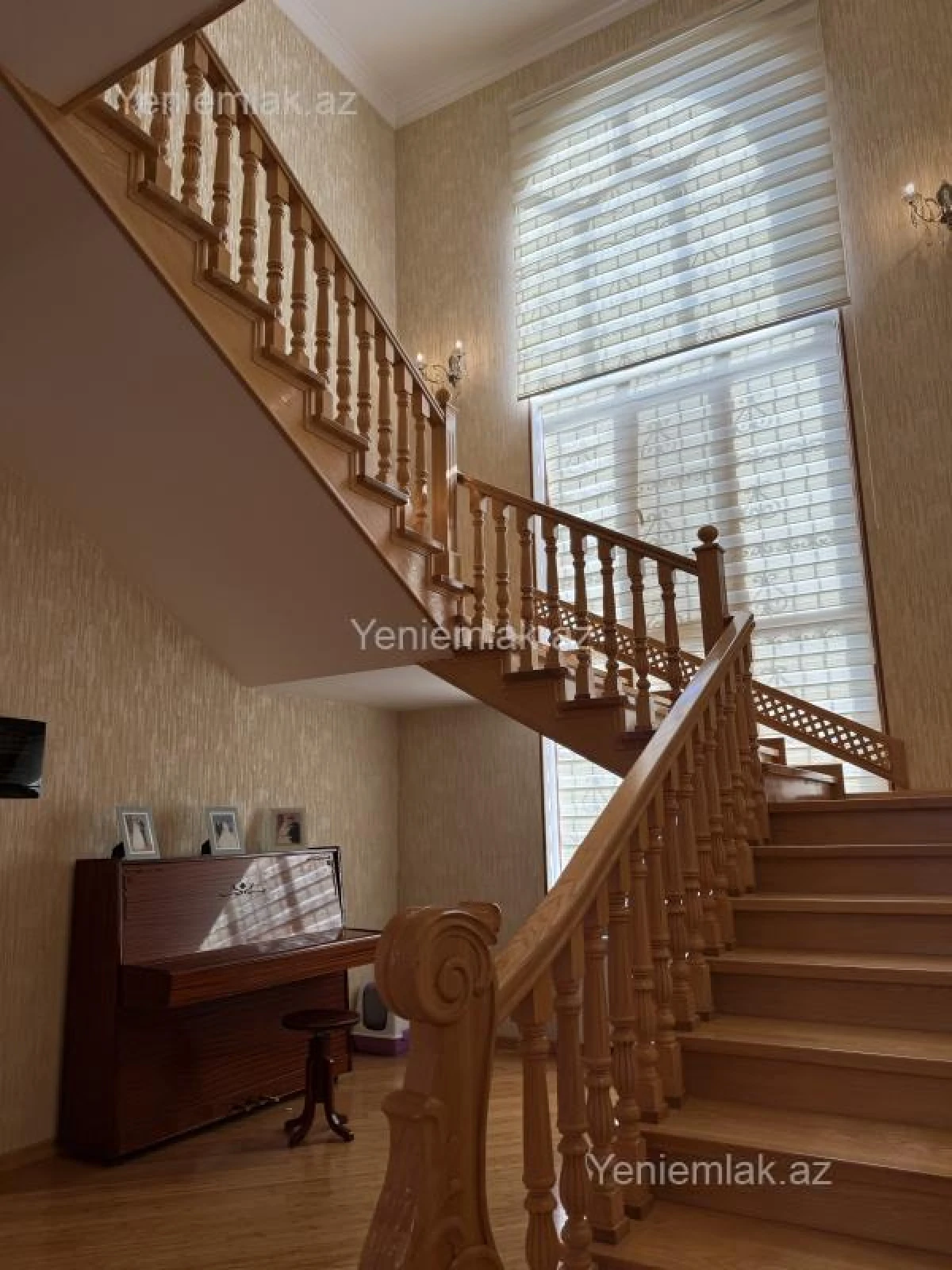 Satılır 8 otaqlı həyət evi 405 m²