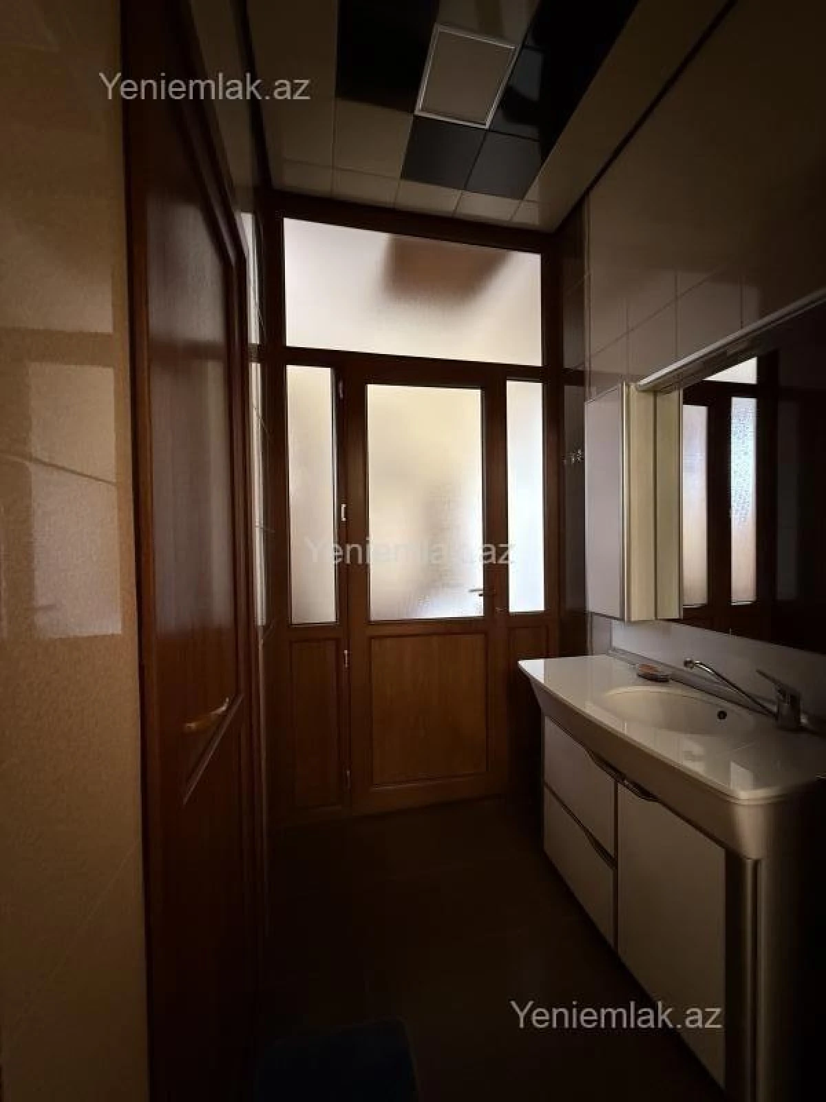 Satılır 8 otaqlı həyət evi 405 m²