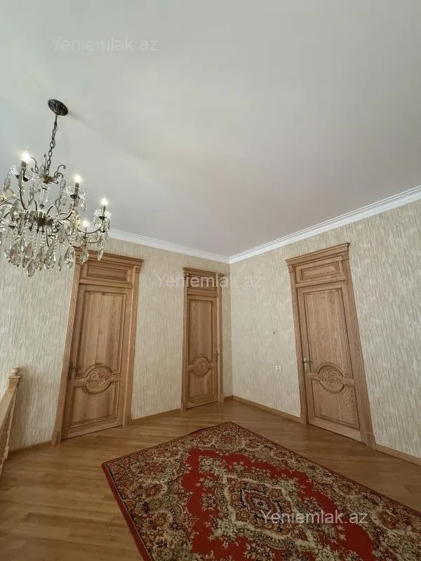 Satılır 8 otaqlı həyət evi 405 m²