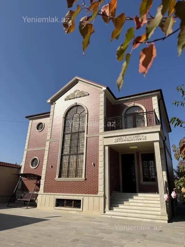 Satılır 8 otaqlı həyət evi 405 m²