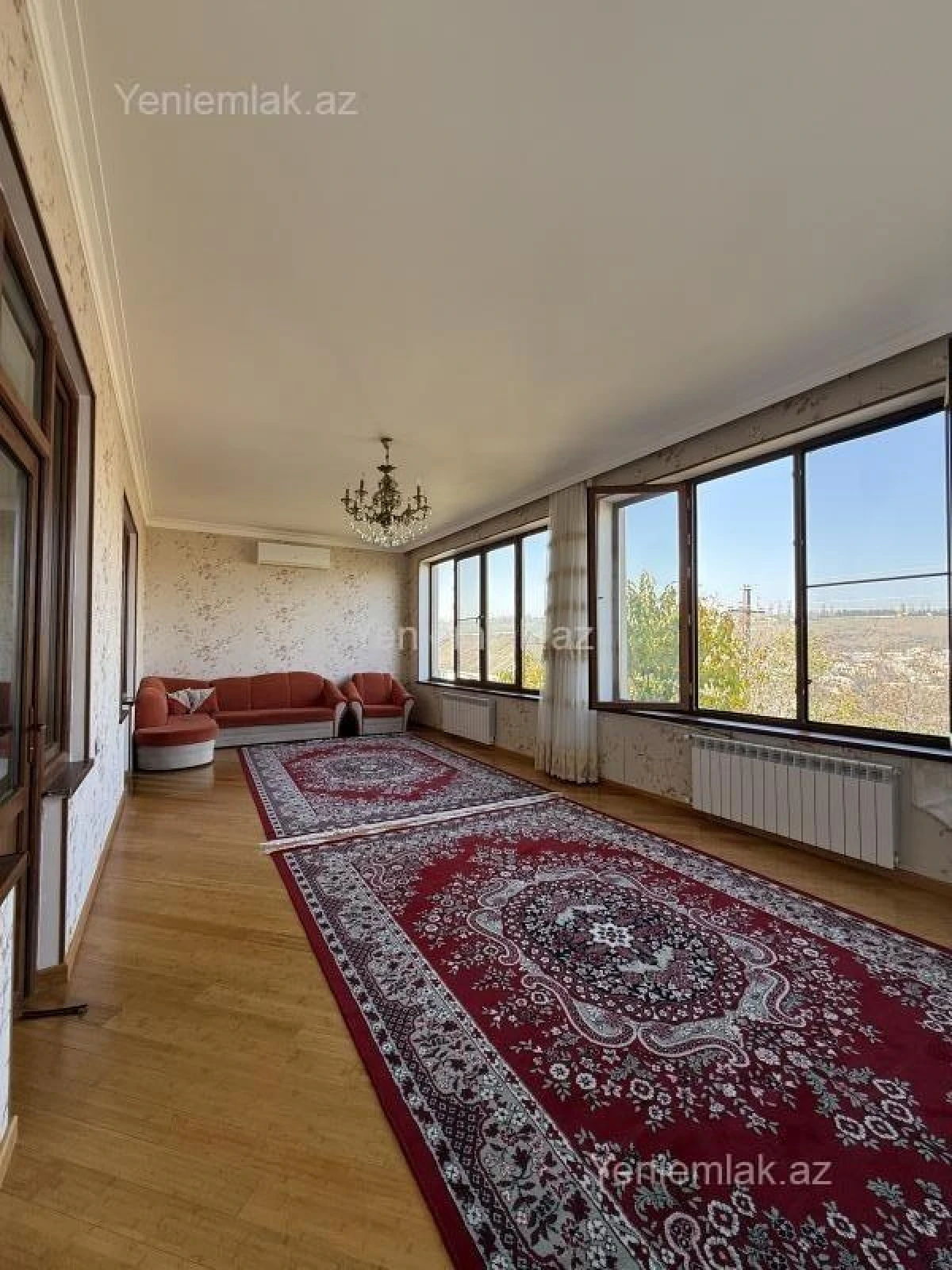 Satılır 8 otaqlı həyət evi 405 m²