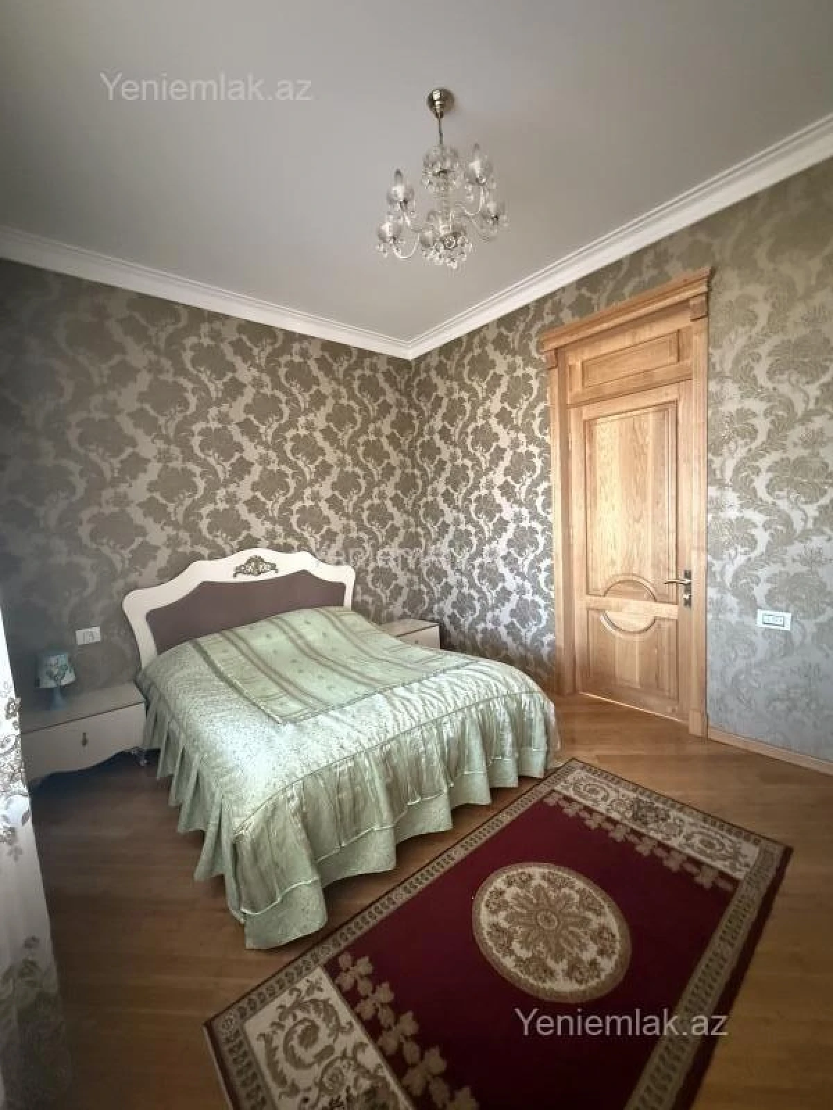 Satılır 8 otaqlı həyət evi 405 m²