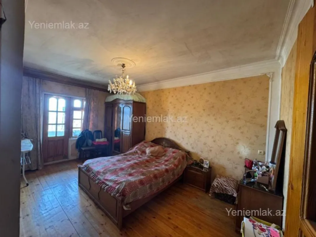 Satılır 3 otaqlı köhnə tikili 70 m²