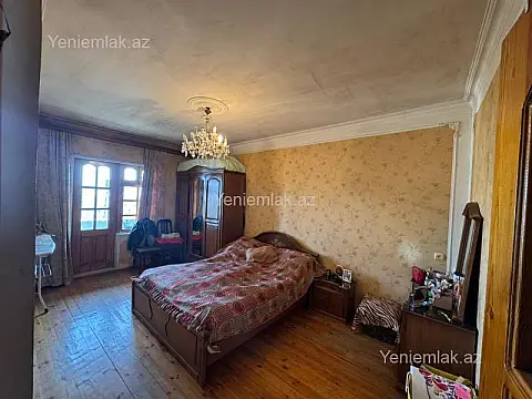 Satılır 3 otaqlı köhnə tikili 70 m²