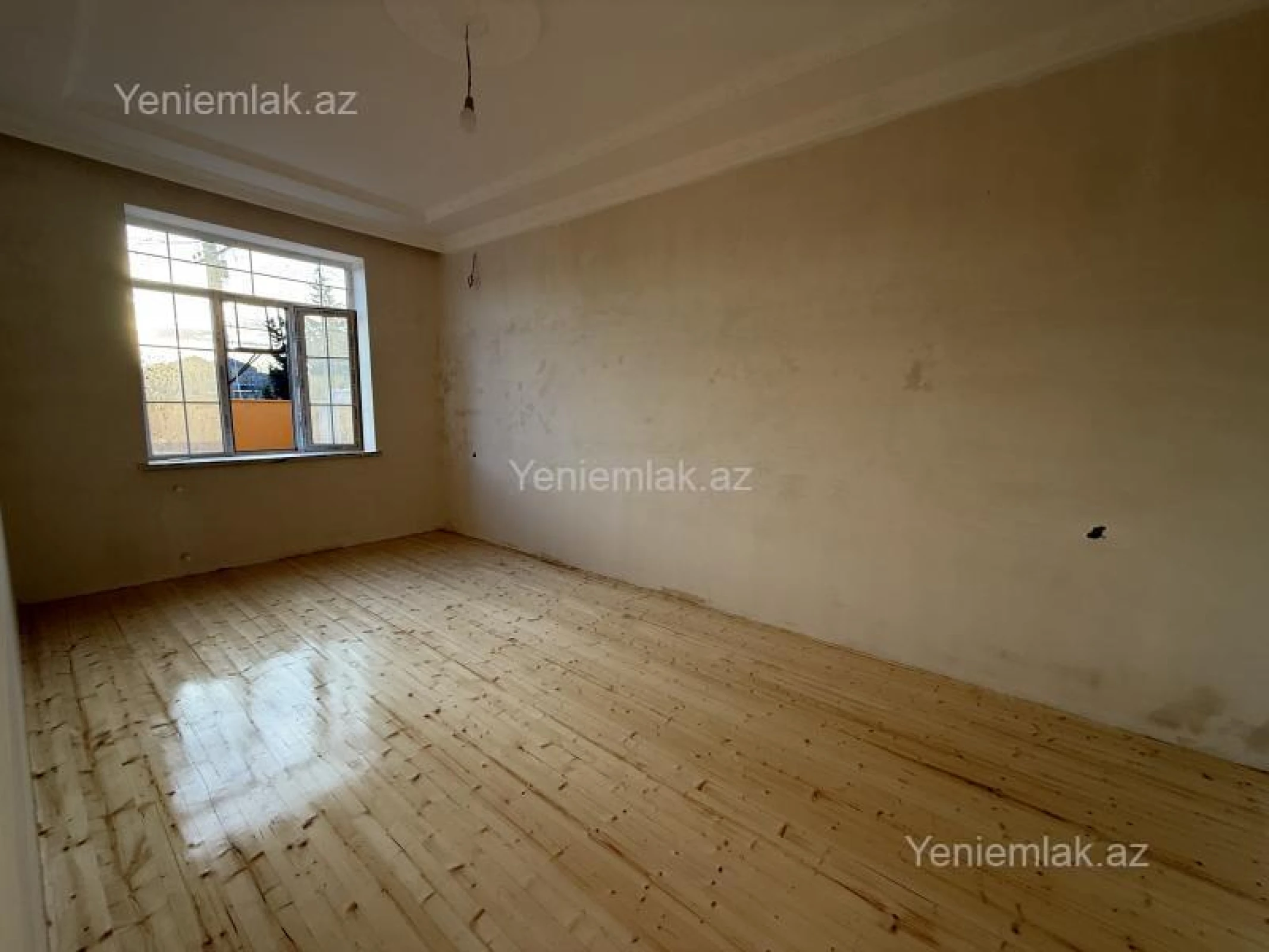 Satılır 4 otaqlı həyət evi 100 m²