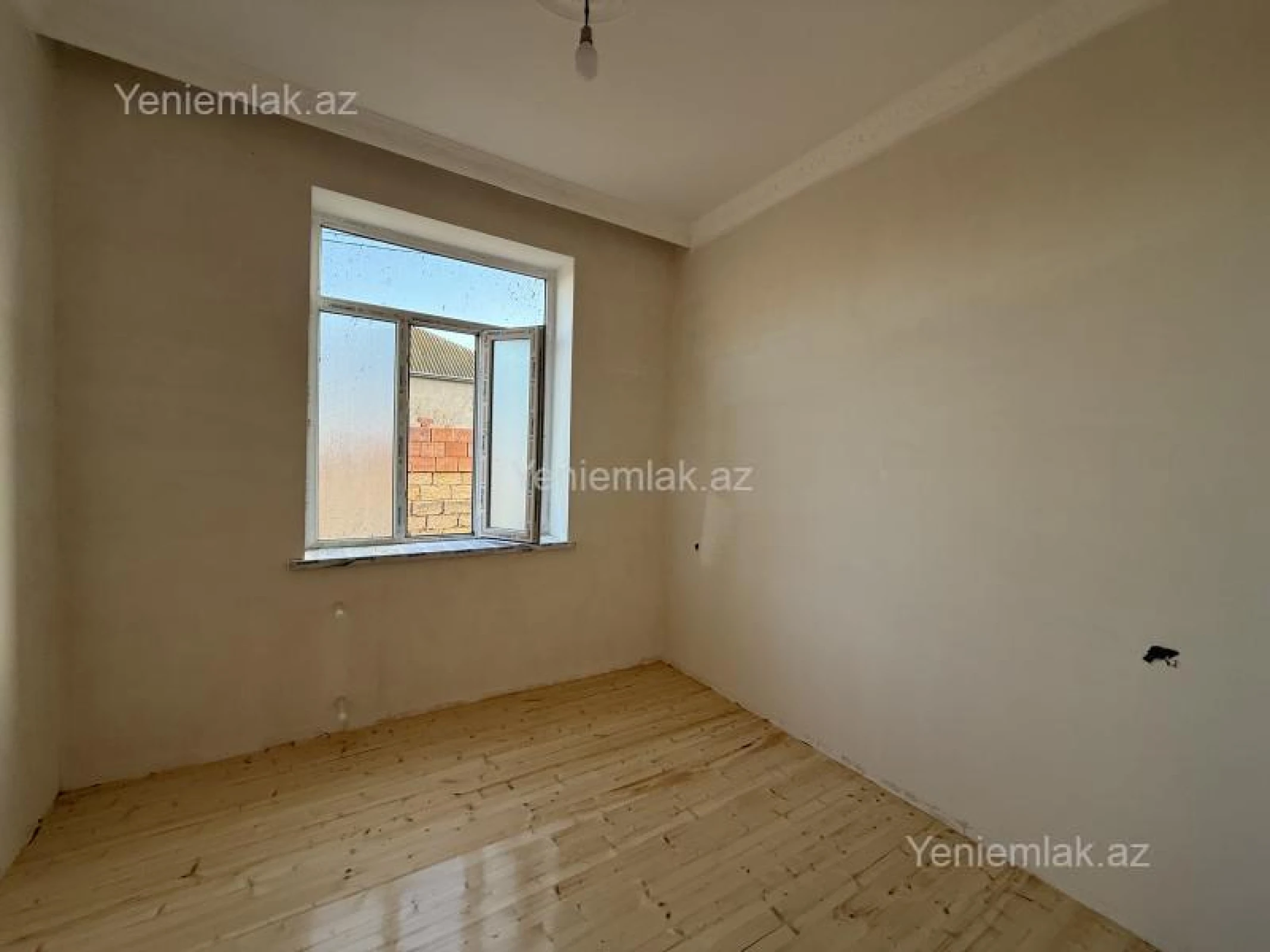 Satılır 4 otaqlı həyət evi 100 m²