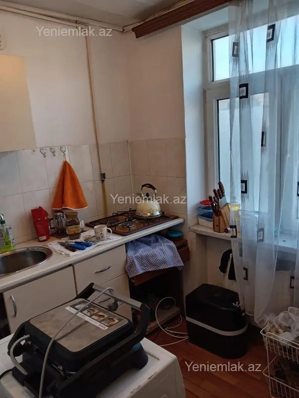 Satılır 1 otaqlı köhnə tikili 38 m²