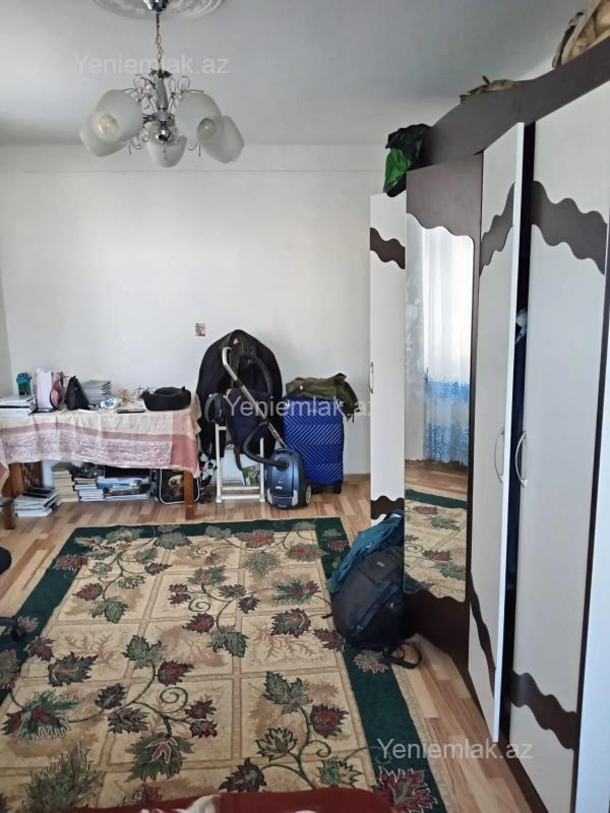 Satılır 1 otaqlı köhnə tikili 38 m²