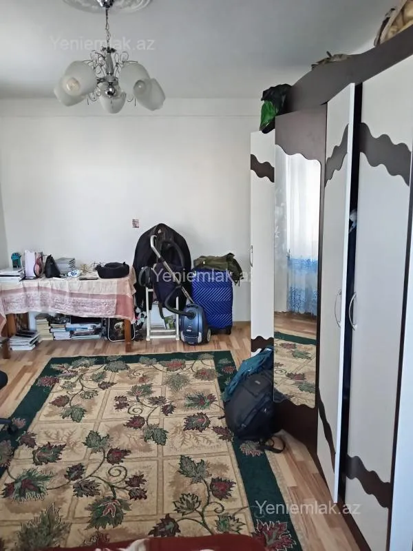 Satılır 1 otaqlı köhnə tikili 38 m²