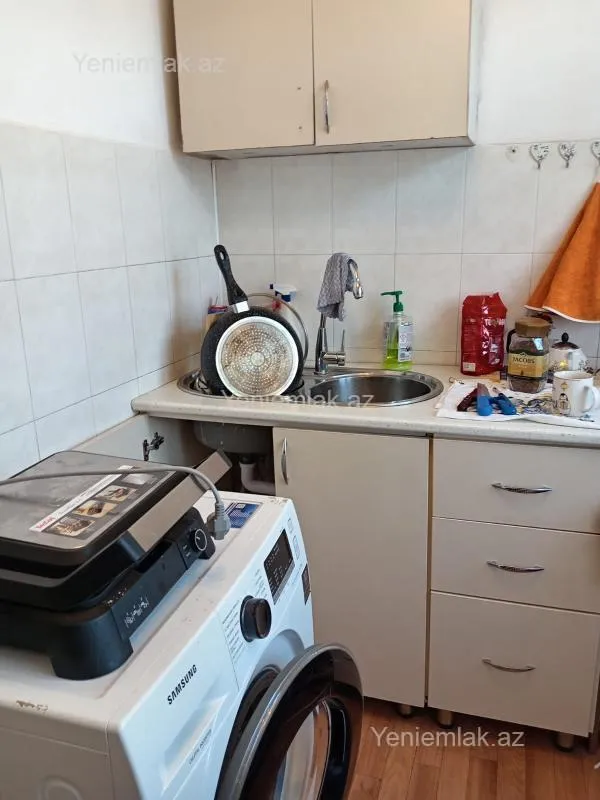 Satılır 1 otaqlı köhnə tikili 38 m²