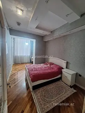 Satılır 4 otaqlı yeni tikili 200 m²
