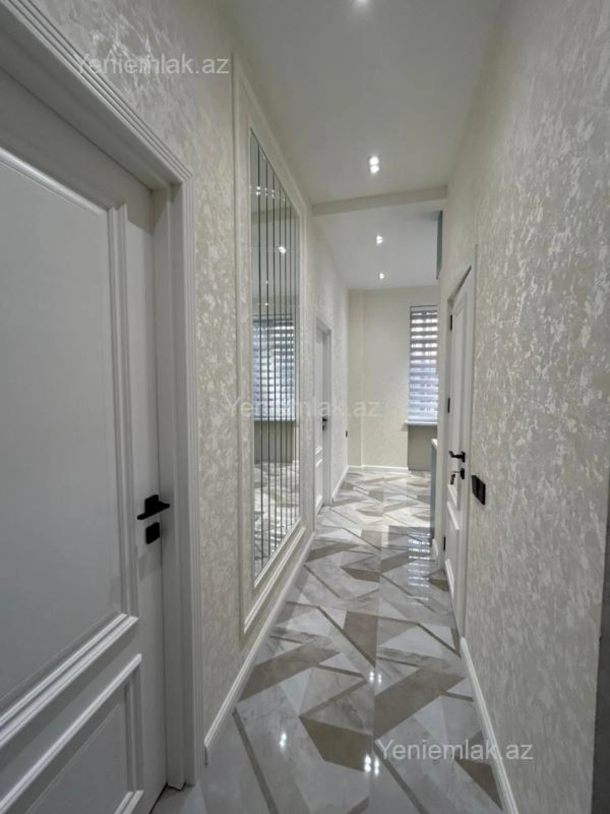 Satılır 2 otaqlı köhnə tikili 43 m²